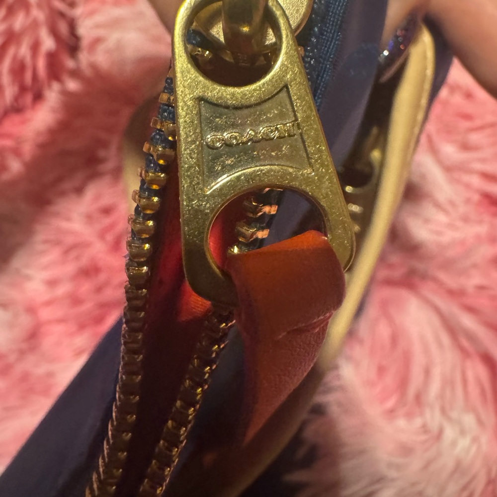 Coach Signature Swingpack Crossbody Bag - Picture 6 of 9
